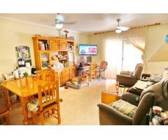 Bonito apartamento a 400 m de la playa de Guardamar, con 3 dormitorios y dos baños