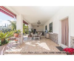 VIVIR EN UN OASIS DE TRANQUILIDAD EN PERLETA, ELCHE: CHALET CON AMPLIA PARCELA Y TODAS LAS COMODIDAD