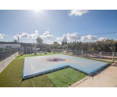 VIVIR EN UN OASIS DE TRANQUILIDAD EN PERLETA, ELCHE: CHALET CON AMPLIA PARCELA Y TODAS LAS COMODIDAD