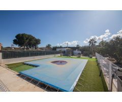 VIVIR EN UN OASIS DE TRANQUILIDAD EN PERLETA, ELCHE: CHALET CON AMPLIA PARCELA Y TODAS LAS COMODIDAD