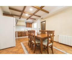 VIVIENDA UNIFAMILIAR EN EL CORAZÓN DE ELCHE — INDEPENDIENTE, CON ASCENSOR, GARAJE Y LISTA PARA ENTRA