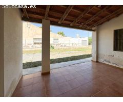 CASA CON PARCELA EN VALVERDE – VIVE EN EL CAMPO CON SERVICIOS A LA PUERTA Y LA PLAYA A MINUTOS