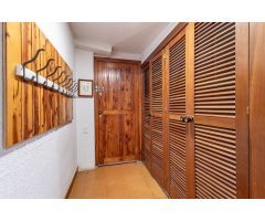Amplio ático de 3 habitaciones en Edificio Penibético