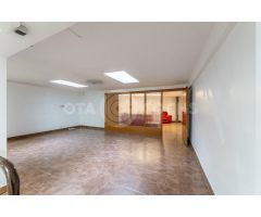 VENTA O ALQUILER DE LOCAL COMERCIAL EN EL CENTRO