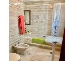 CHALET JUNTO LA ZONA CENTRO CON PISCINA