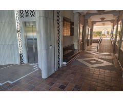Piso de 2 dormitorios y 2 baños reformado íntegramente y en una ubicación extraordinaria.