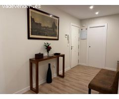 Piso de 2 dormitorios y 2 baños reformado íntegramente y en una ubicación extraordinaria.