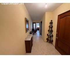 ¡Oportunidad única en Puente Genil! Vivienda en esquina en Calle Luis Vives