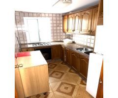 Barriada Fátima piso bajo con 3 dormitrios y 1 baño