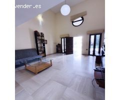 Lujo y Naturaleza en el Corazón de Córdoba: Exclusivo piso en Ángel de Saavedra