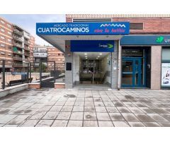 ¡Un local para triunfar! Local amplio y funcional en alquiler dentro de la galería Cuatro Caminos.