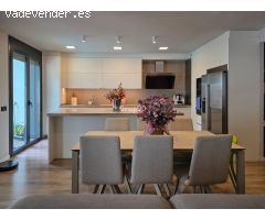 EXCLUSIVO DÚPLEX DE 242?M² CON JARDÍN Y PISCINA PRIVADA EN EL EDIFICIO MÁS EMBLEMÁTICO DE LLEIDA — C