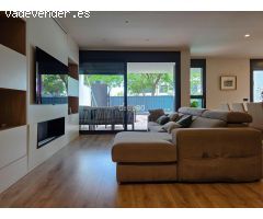 EXCLUSIVO DÚPLEX DE 242?M² CON JARDÍN Y PISCINA PRIVADA EN EL EDIFICIO MÁS EMBLEMÁTICO DE LLEIDA — C