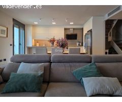 EXCLUSIVO DÚPLEX DE 242?M² CON JARDÍN Y PISCINA PRIVADA EN EL EDIFICIO MÁS EMBLEMÁTICO DE LLEIDA — C