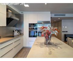 EXCLUSIVO DÚPLEX DE 242?M² CON JARDÍN Y PISCINA PRIVADA EN EL EDIFICIO MÁS EMBLEMÁTICO DE LLEIDA — C