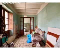 Histórica casa centenaria con patio