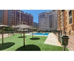 Piso con terraza , piscina y plaza de garaje