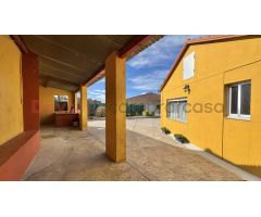 ¡Gran Oportunidad en Insuas, O Porriño! ¡Tu nueva casa de planta baja te está esperando!