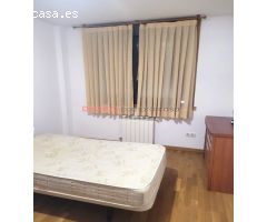 ¡Tu nuevo hogar te espera! Piso amueblado de 3 habitaciones con garaje y trastero en alquiler