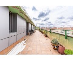 ÁTICO CON EXCELENTE UBICACIÓN Y GRAN TERRAZA EN ZONA LAS VENTAS