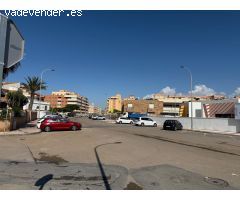 Se vende Solar en calle Finlandia (Las Salinas )