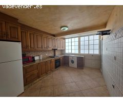 Piso de  alquiler a pie de playa en Torrevieja – Vistas al mar y ubicación inmejorable