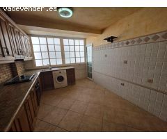 Piso de  alquiler a pie de playa en Torrevieja – Vistas al mar y ubicación inmejorable
