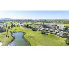 Apartamento de 3 dormitorios en primera línea de campo de golf, en Los Alcázares
