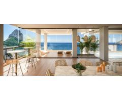 ÁTICOS DE LUJO DE OBRA NUEVA CON VISTAS AL MAR EN CALPE.