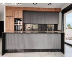 VILLA INDEPENDIENTE EN UNA PLANTA CON SÓTANO DE NUEVA CONSTRUCCIÓN EN CIUDAD QUESADA.
