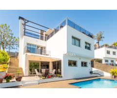 Casa en venta en Sant Cebrià de Vallalta - Urb. Vistamar