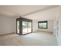 Casa completamente reformada en venta o alquiler en Can Quirze, Mataró