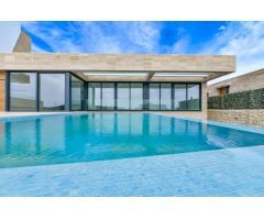 Villa nueva de diseño moderno con vistas al mar en Finestrat y lista para entrar a vivir