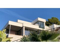 Una Exclusiva Villa Moderna en el Campo de Golf de Altea: ¡La casa de sus sueños le espera!