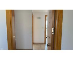 Piso luminoso y moderno de 3 habitaciones con plaza de parking en Amposta