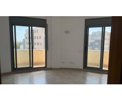 Piso luminoso y moderno de 3 habitaciones con plaza de parking en Amposta