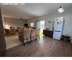 Chalet-Finca con Piscina, Energía Solar y Parcela de 10.120 m² con Vistas a la Montaña