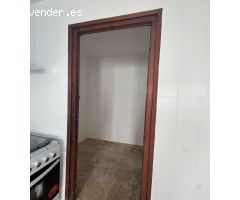 CASA REFORMADA CON TERRAZA Y MUY CÉNTRICA