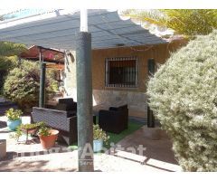 CHALET SEMINUEVO CON PISCINA, TERRAZA Y GARAJE