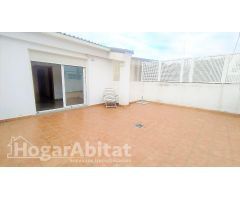 ¡GRAN ÁTICO! LUMINOSO E IMPECABLE CON TERRAZA Y BALCÓN, CERCA DEL CENTRO