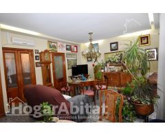 CASA SEMIREFORMADA CON GARAJE Y DOS TERRAZAS, EN EL CENTRO