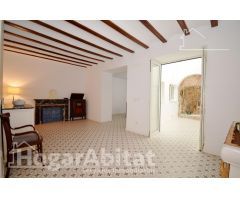 ¡CASA ESPECTACULAR! TOTALMENTE REFORMADA CON TERRAZA Y BALCÓN, EN EL CENTRO