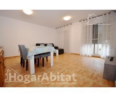 MUY AMPLIO CON GARAJE, TRASTERO Y BALCÓN