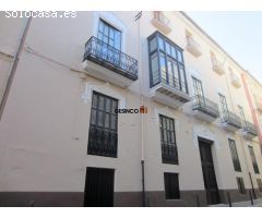 CASA-PALACIO, CÉNTRICO, DE ESTILO GÓTICO