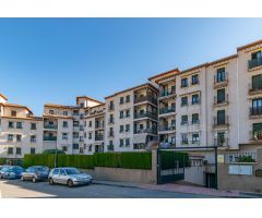 Piso en Venta en Ogíjares ¡con piscina comunitaria!