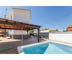 GRAN CASA CON PISCINA EN HUETOR VEGA