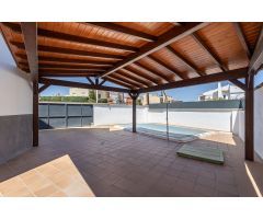 GRAN CASA CON PISCINA EN HUETOR VEGA