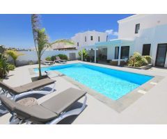 Bonita villa con vistas en mejor zona de Playa Blanca