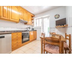 VIVIENDA UNICA EN PLANTA BAJA CON GRAN TERRAZA Y GARAJE PRIVADO EN BARRIO RIERA EN CORNELLA DE LLOBR