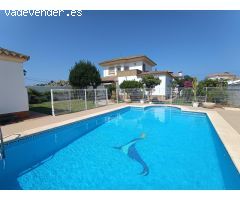 Exclusivo Chalet  Urbano con 1.000 m² de Jardín y Piscina Privada en Los Gallos